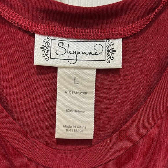 Shyanne women’s size large tank with fringes - Picture 3 of 5